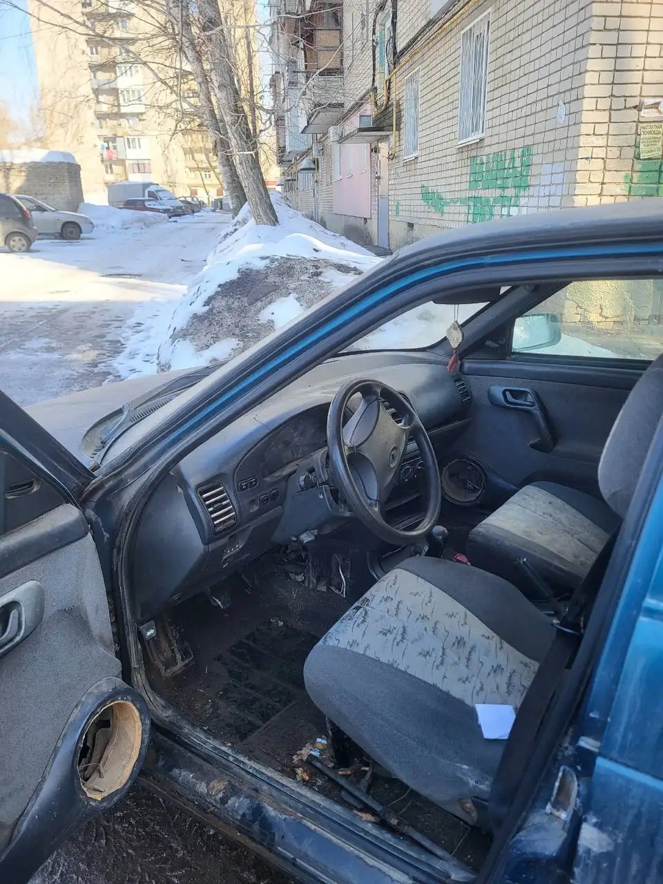 Volkswagen Golf 2001 года в хорошем состоянии - Легковые автомобили (Авто) в Саратов