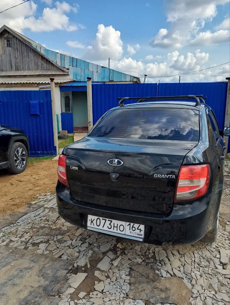 Продам ВАЗ Лада Гранта 2015 года черного цвета - Легковые автомобили (Авто) в Саратов