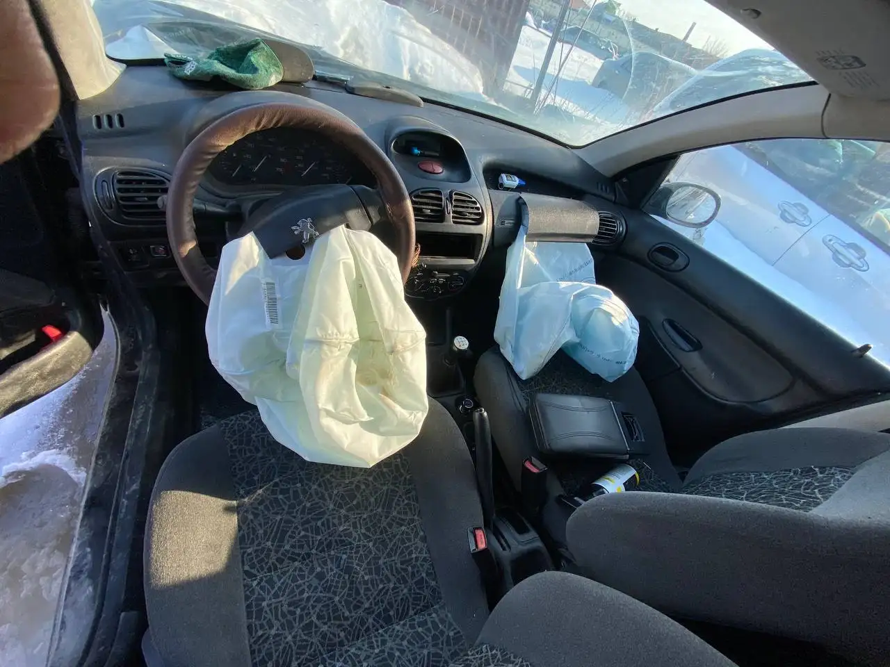 Разбор Пежо 2008 года - Автозапчасти (Запчасти) в Саратов