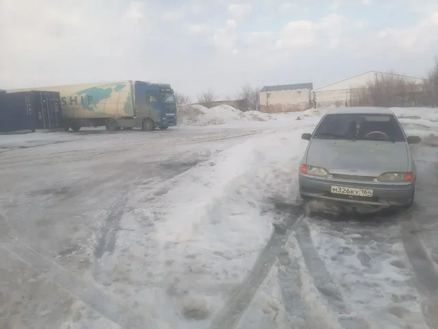 Продам автомобиль 2006 года - Внедорожники в Саратов