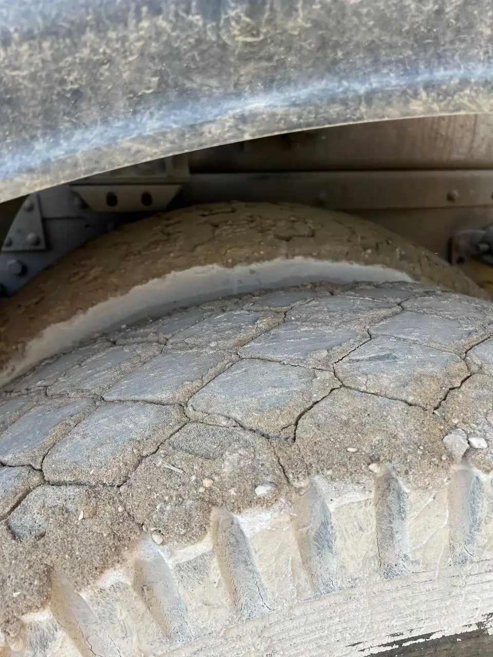 Продается МАЗ не на ходу с ходовой в порядке - Грузовики (Авто) в Саратов