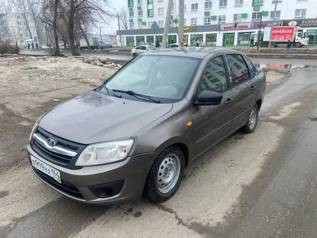 Lada Granta 2016 года в хорошем состоянии - Автомобильные номера в Саратов