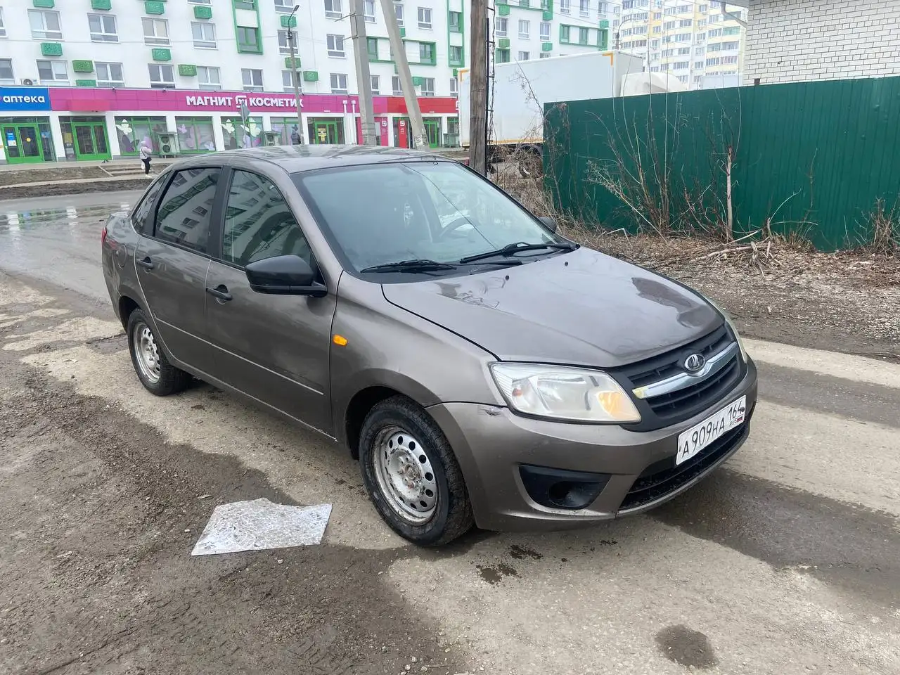 Lada Granta 2016 года в хорошем состоянии - Легковые автомобили (Авто) в Саратов