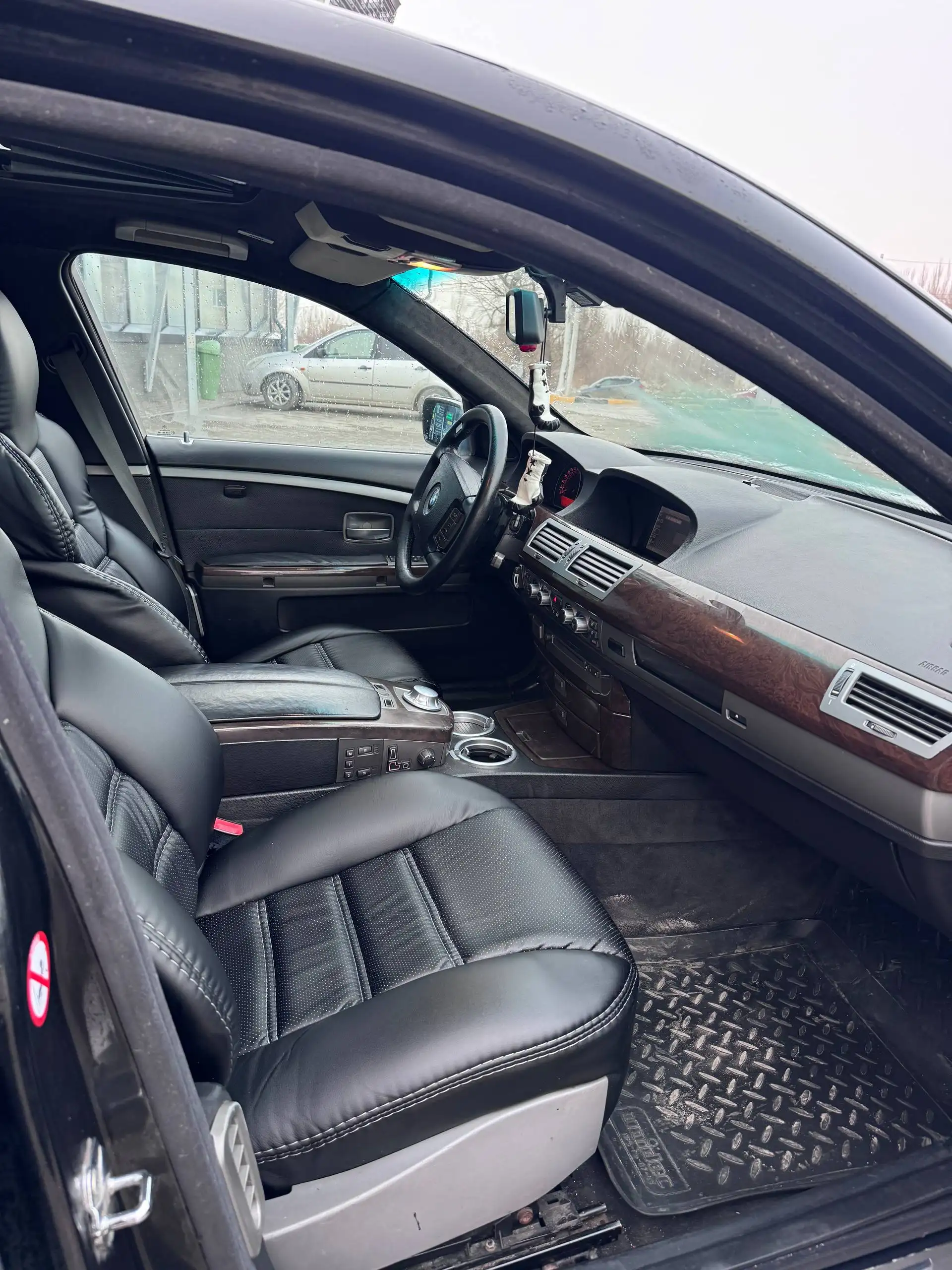 BMW 7 E65 2001 года выпуска в хорошем состоянии - Авто в Саратов