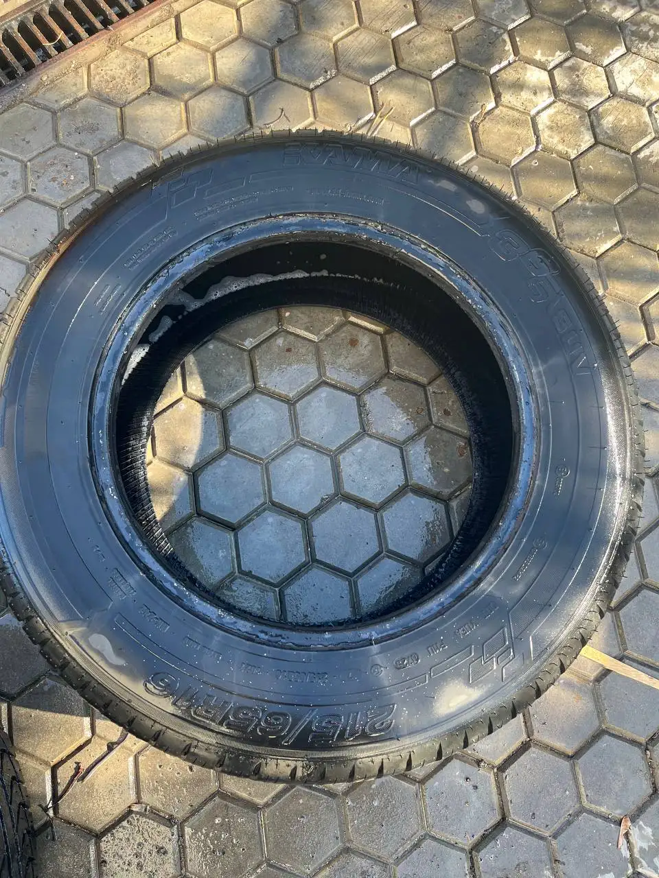 Продам 2 шт R16 - откатал 1 сезон - Шины и диски (Авто) в Саратов