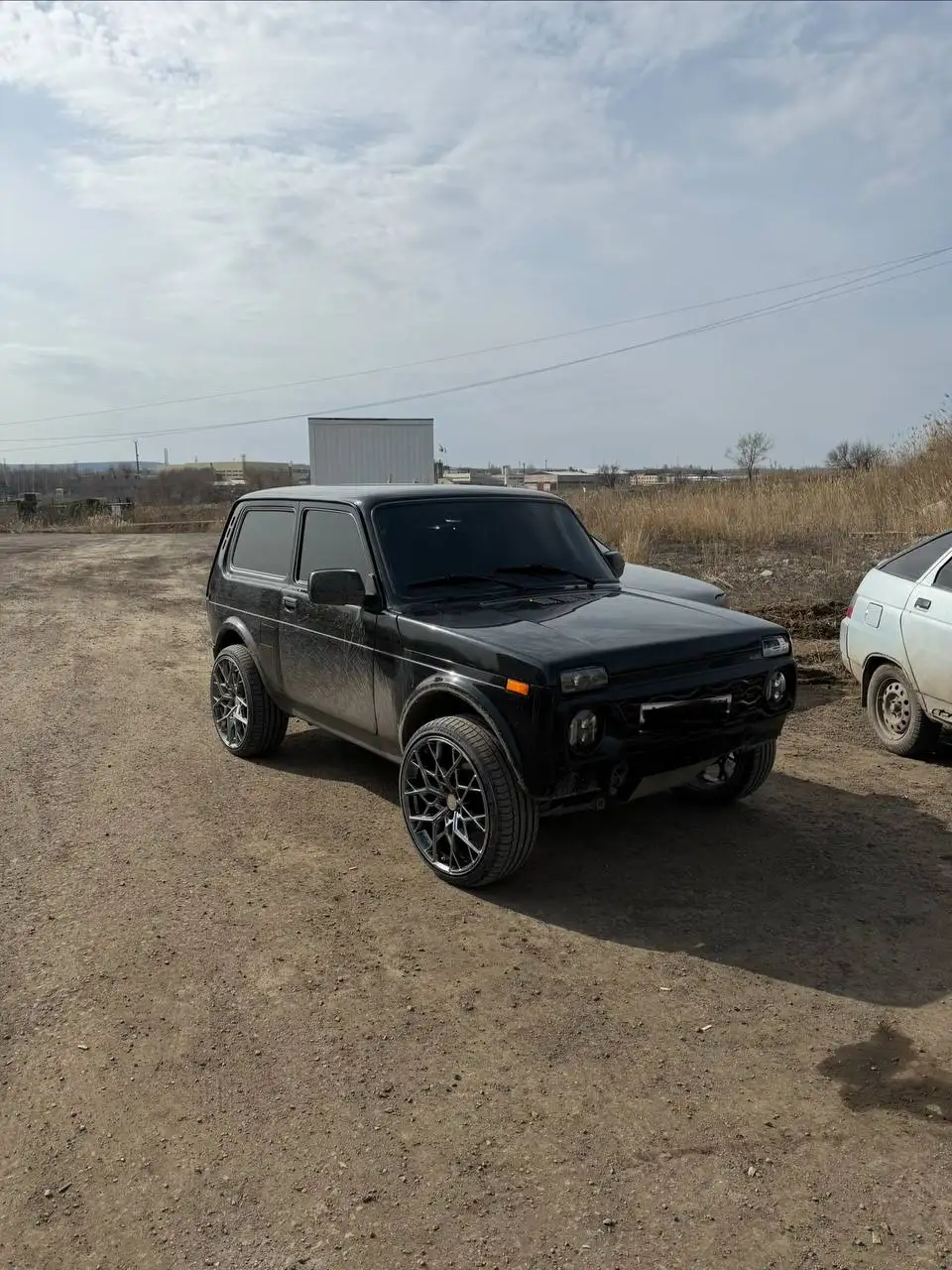 Продам Ниву Урбан в хорошем состоянии - Нива (Авто) в Саратов