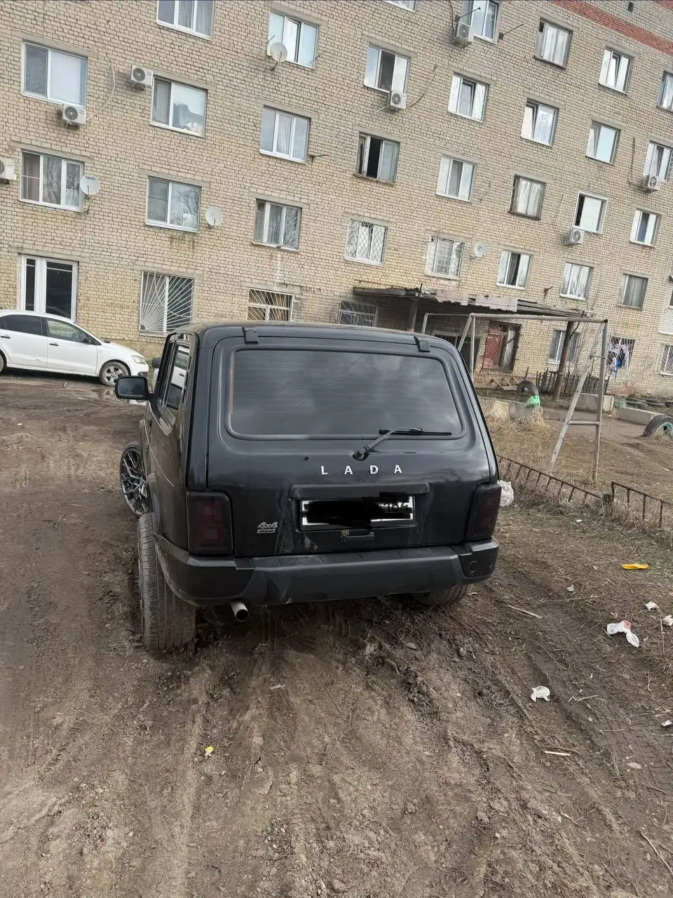 Продам Ниву Урбан в хорошем состоянии - Нива (Авто) в Саратов