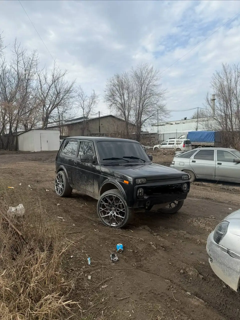 Продам Ниву Урбан в хорошем состоянии - Нива (Авто) в Саратов