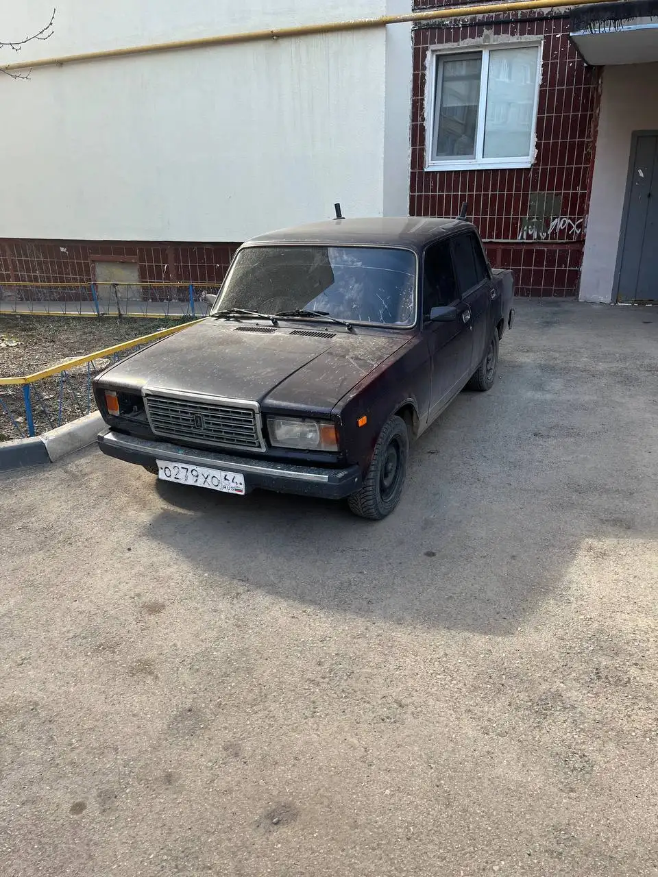 Продам ВАЗ 2107 2106 года выпуска - Легковые автомобили (Авто) в Саратов