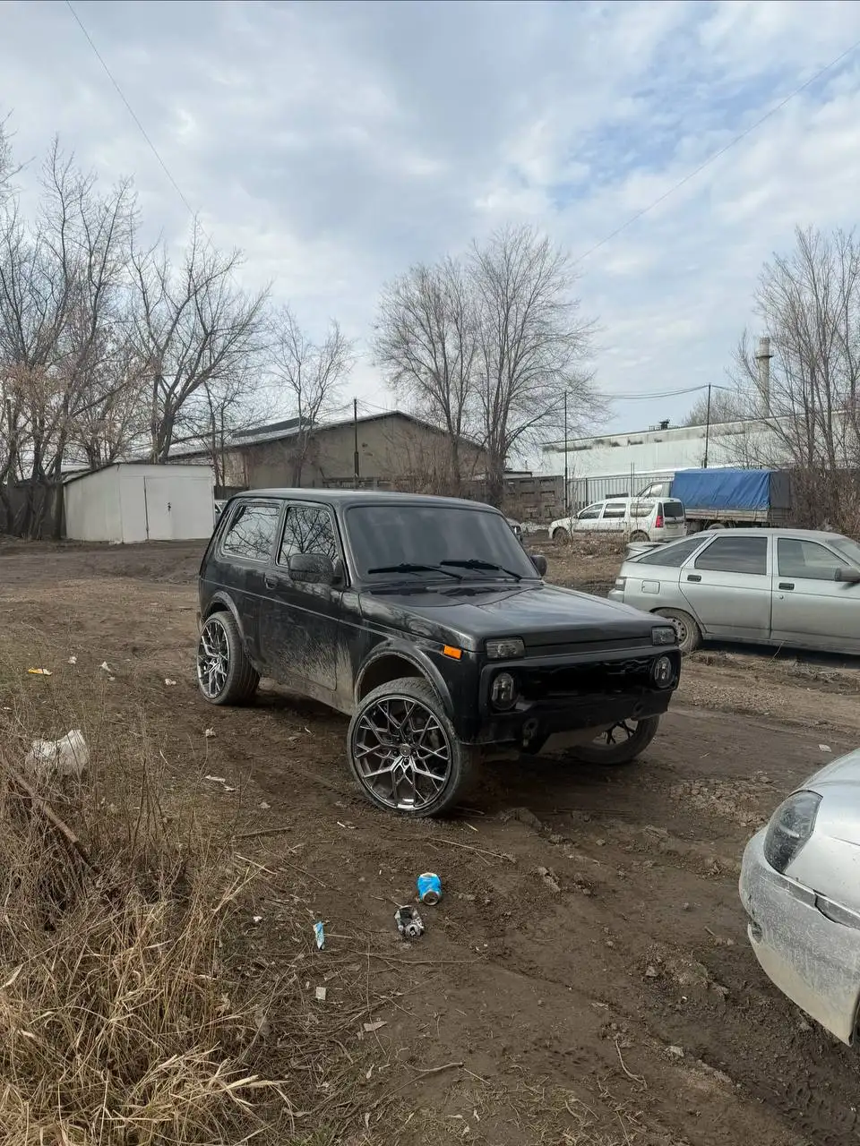 Продам Ниву Urban 2016 года - Внедорожники (Авто) в Саратов