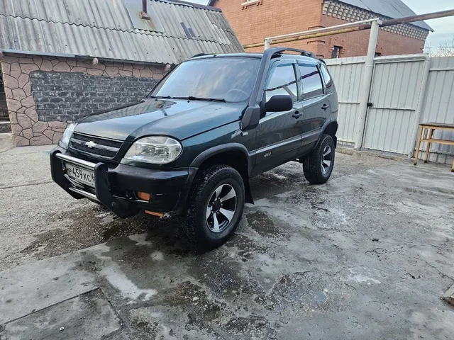 Продажа Chevrolet Niva 2003 года в хорошем состоянии - Авто в Саратов