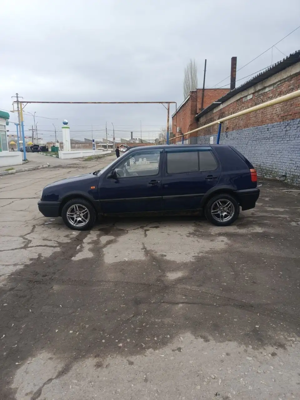 Продажа Volkswagen Golf 3 1992 года выпуска - Легковые автомобили (Авто) в Саратов