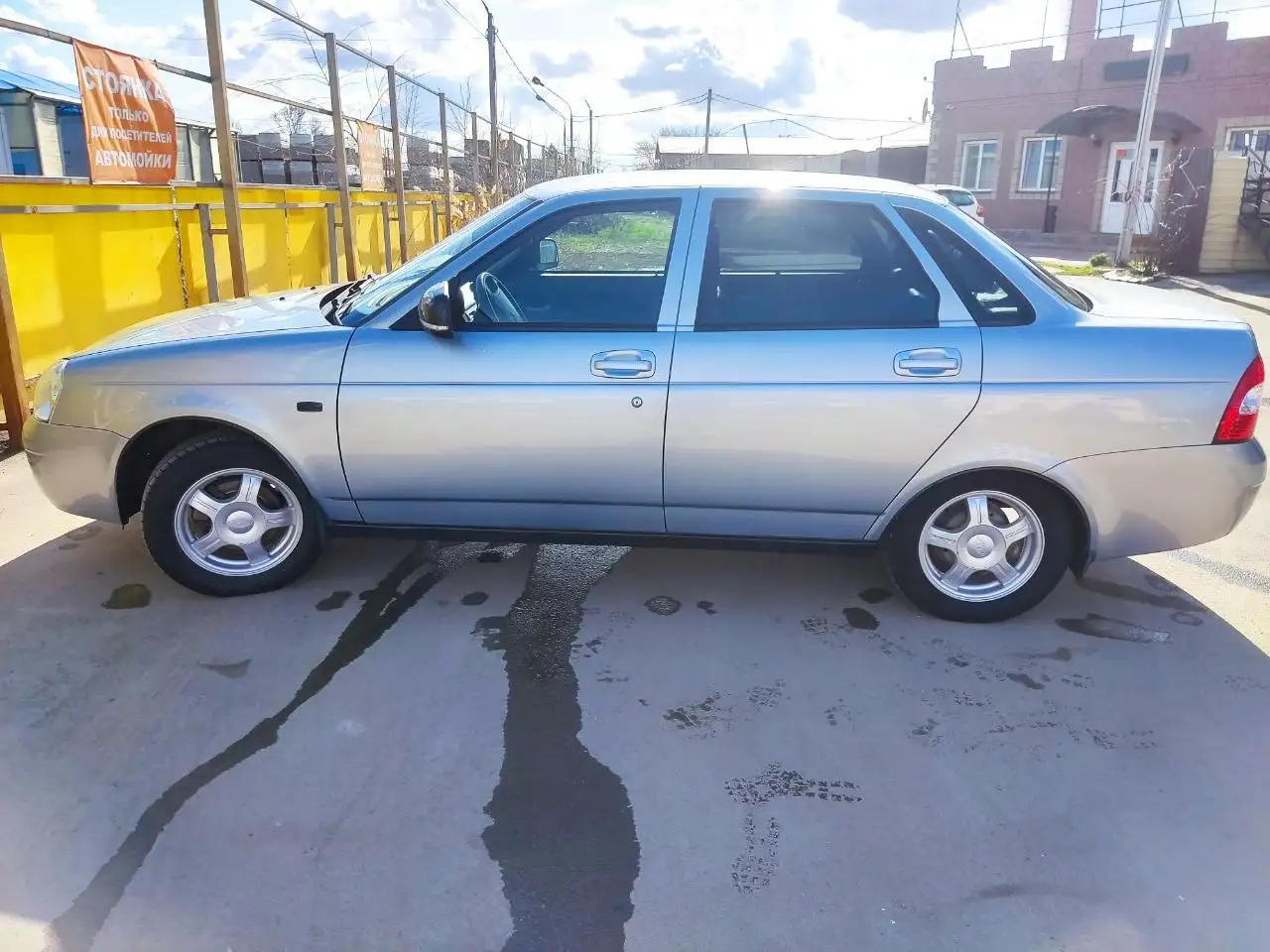 Продам Ладу Приору с 2 владельцами - Легковые автомобили (Авто) в Саратов