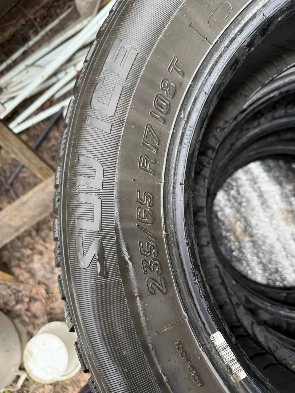 Продажа зимних шин R17 и R14 с шипами - Шины и диски (Авто) в Саратов