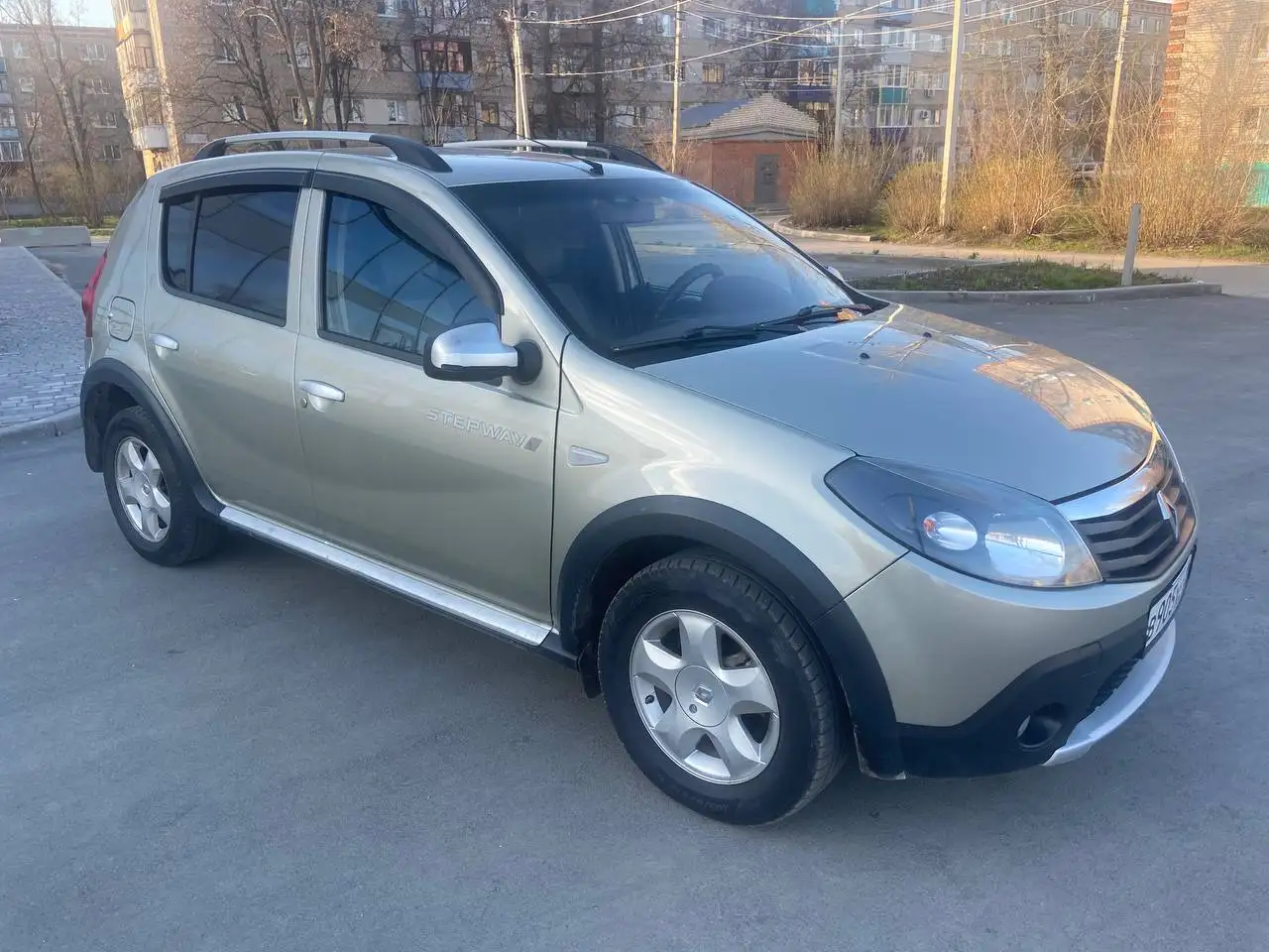 Продажа автомобиля Сандеро Степвей 2014 года - Авто в Саратов