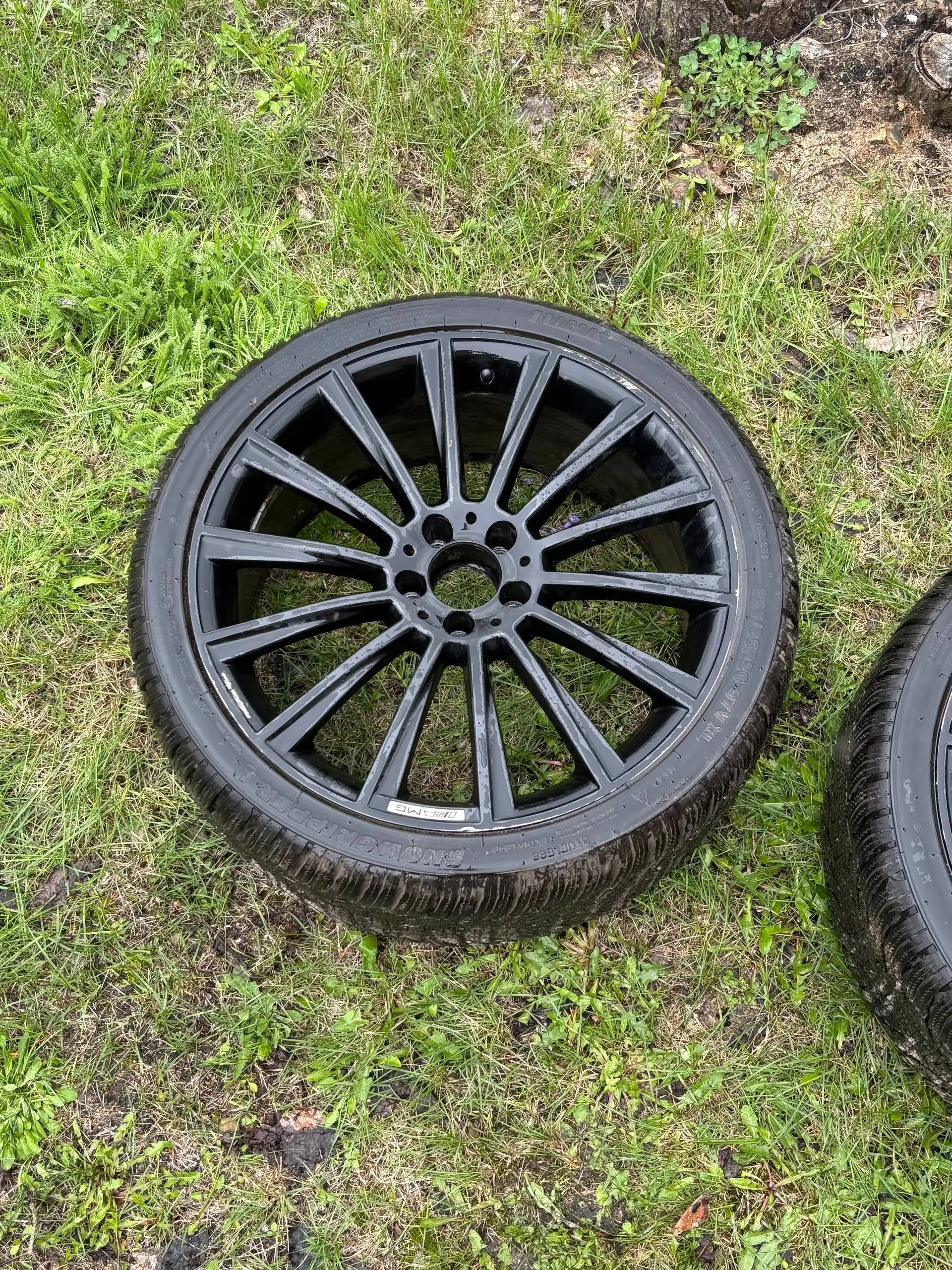 Продажа дисков AMG и M5 с резиной, капот с дефектом - Запчасти (Авто) в Саратов