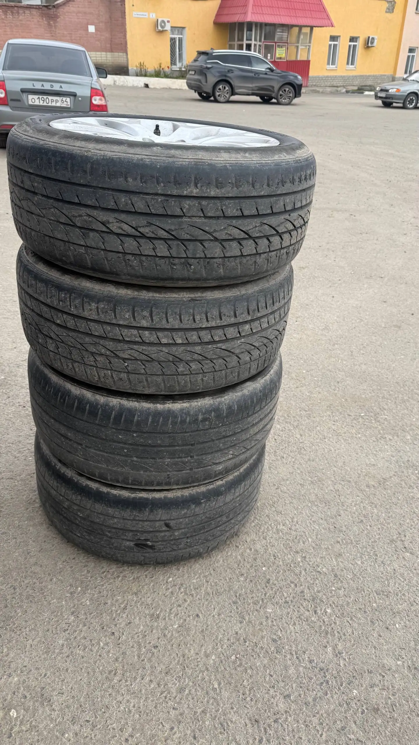 Колеса и шины для Нивы - Шины и диски (Запчасти) в Саратов