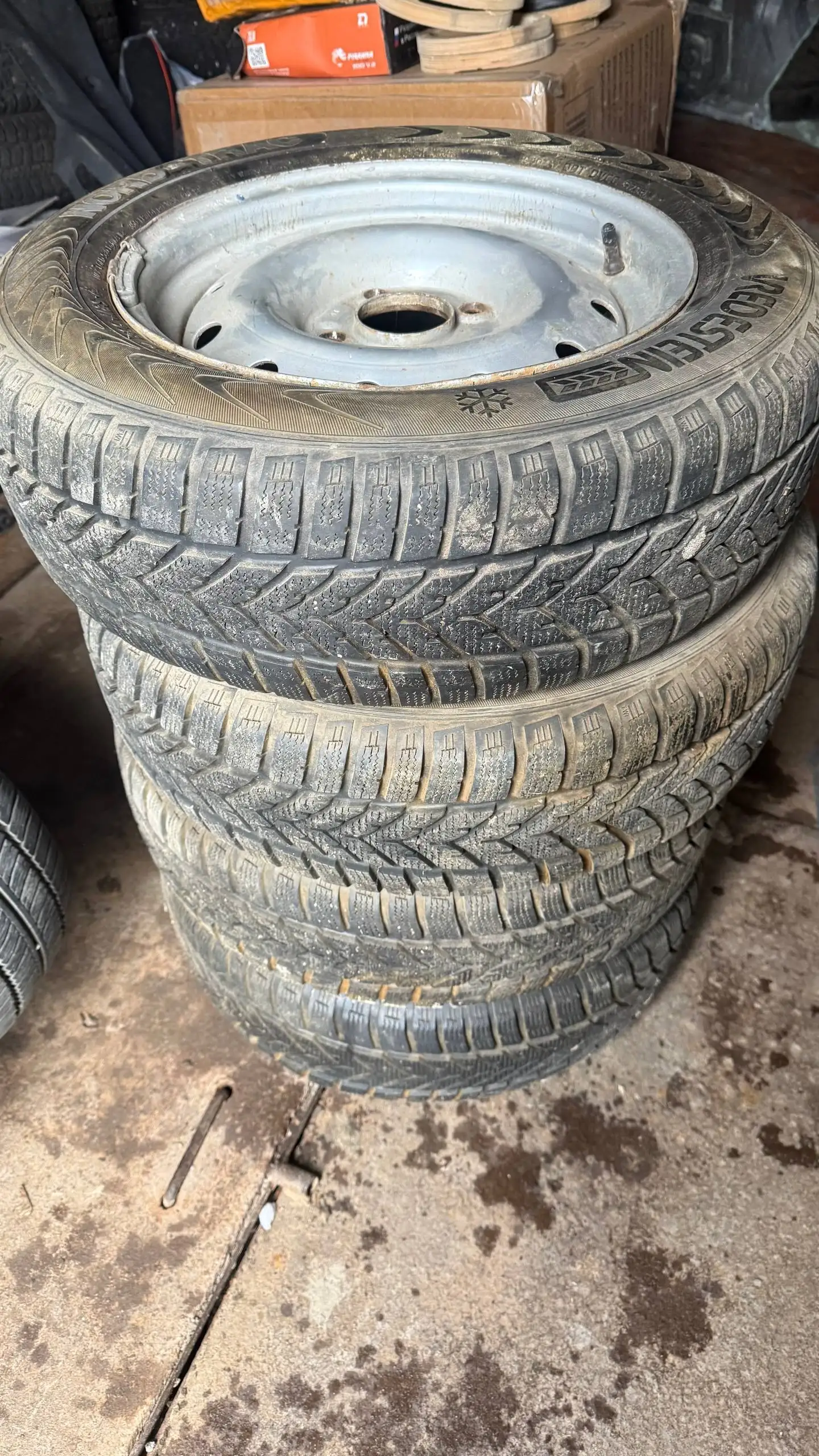 Колеса и шины для Нивы - Шины и диски (Запчасти) в Саратов