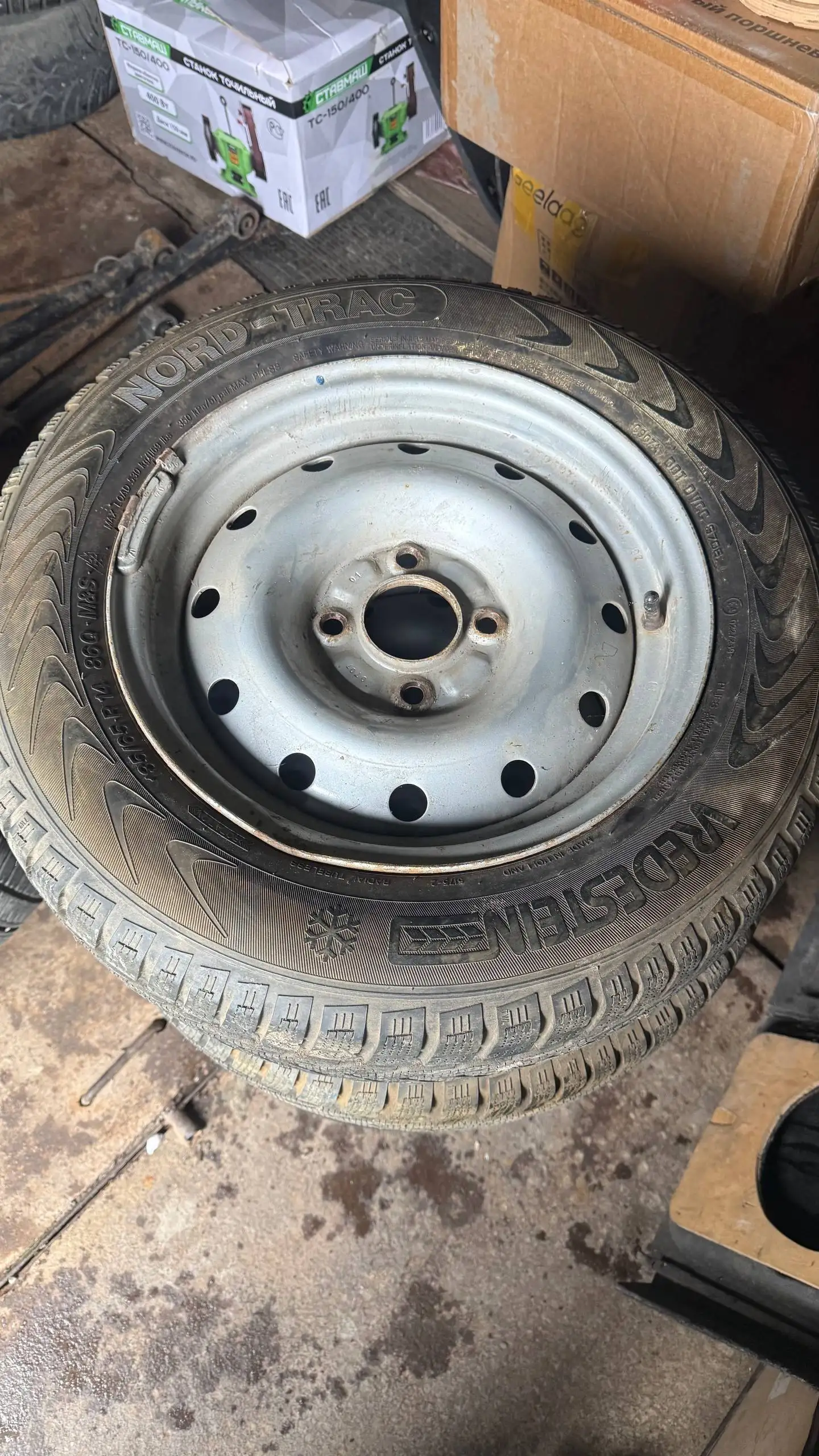 Колеса и шины для Нивы - Шины и диски (Запчасти) в Саратов