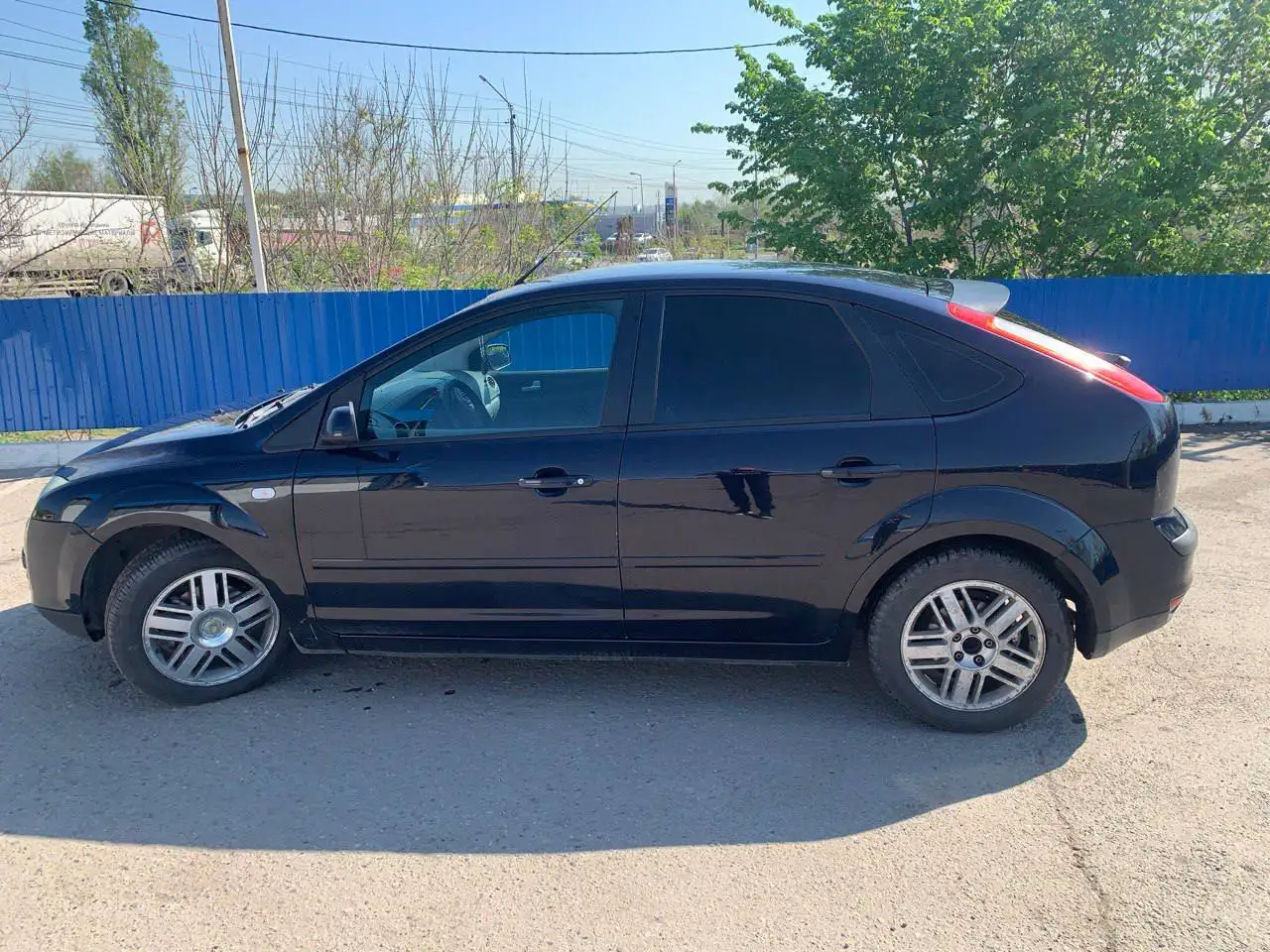 Ford Focus 1.6 дорестайлинг 2006 года, автомат - Легковые автомобили (Авто) в Саратов