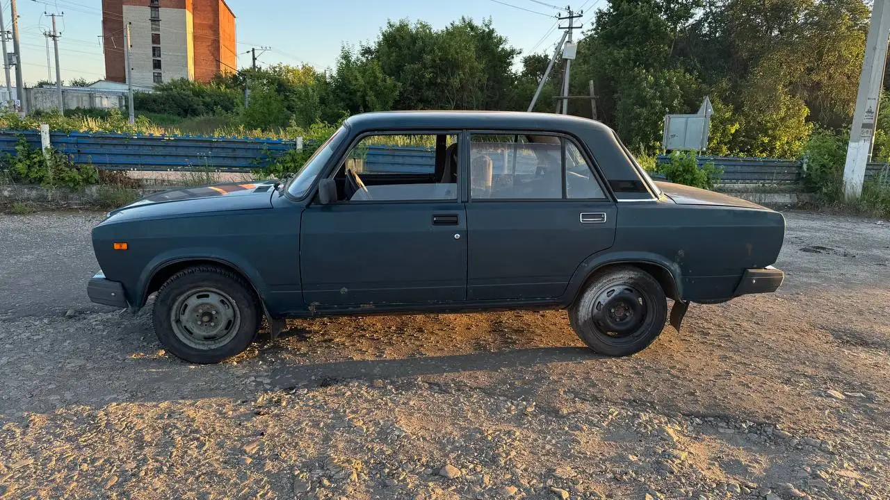 Б/у автомобиль 2005 года - Легковые автомобили (Авто) в Саратов