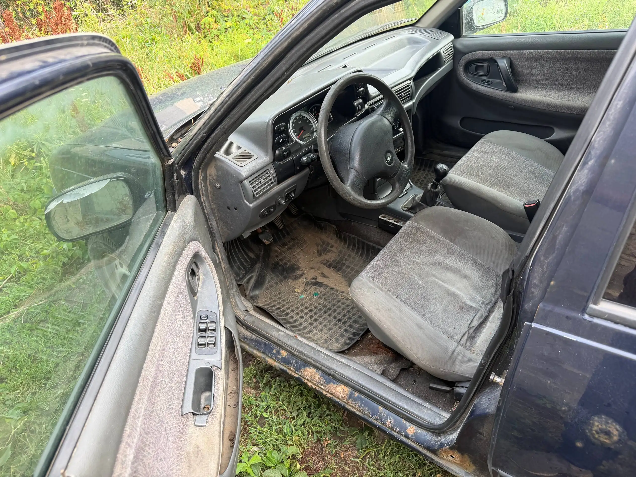 Автомобиль 2006 года, Люкс, не заводится - Легковые автомобили (Авто) в Саратов