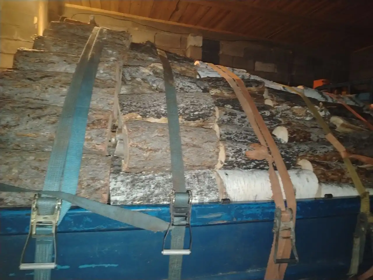 Продажа дров: листвяк, берёза, 6 рядов 2 тонник