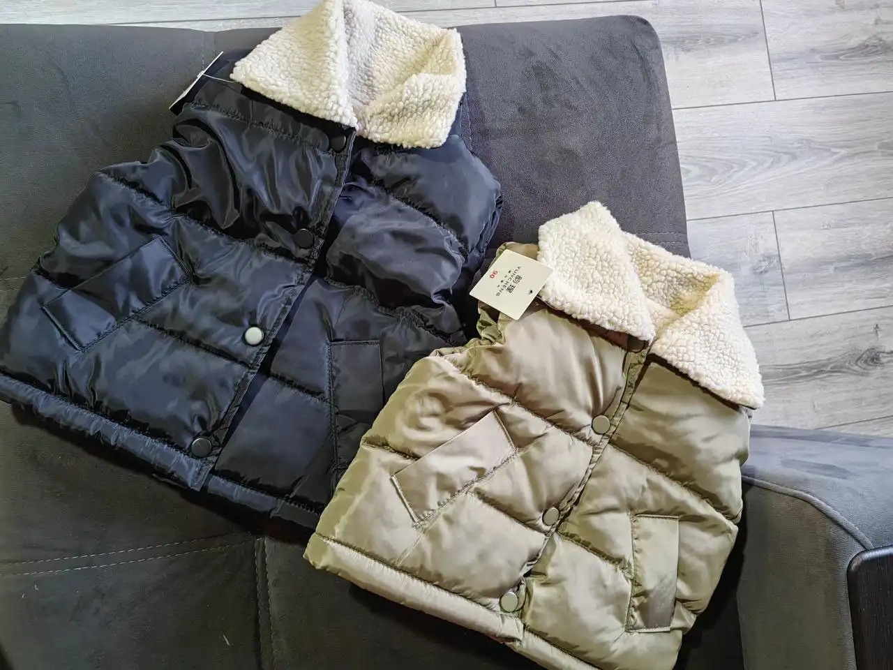 Продам новые детские вещи: утепленный жилет и кроссовки - Детская одежда (Одежда) в Улан-Удэ