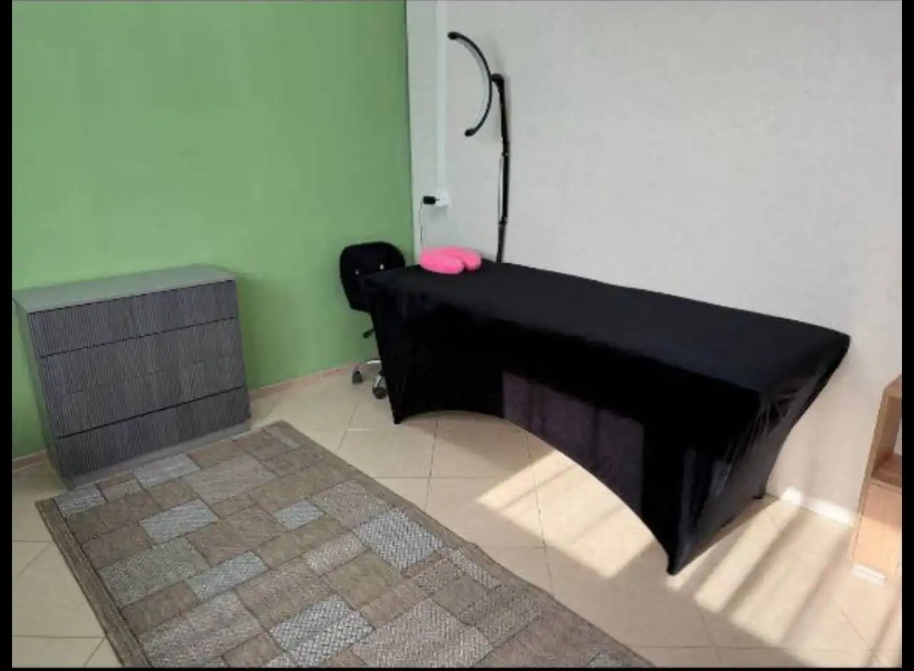 Продажа кушетки для ресниц и стула на колесиках - Барахолка в Улан-Удэ