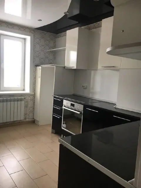 Сдам однокомнатную квартиру в 113 квартале - Гараж в Улан-Удэ