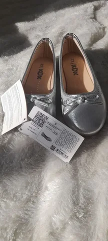 Отдам детские туфли 32 размера за шоколадку - Искусственные цветы в Улан-Удэ