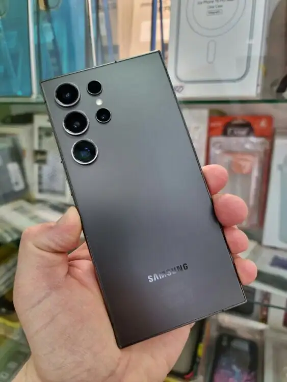 Продажа смартфонов Samsung Galaxy S24 Ultra и iPhone 17 Pro Max - Смартфоны (Электроника) в Херсон