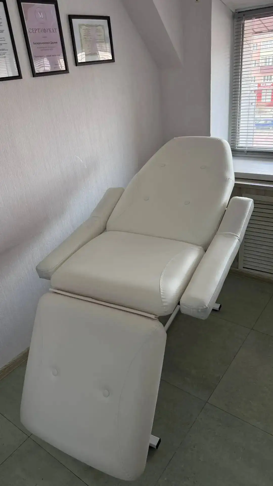 Продажа кресла, массажного стола и вешалки - Для дома и дачи в Улан-Удэ