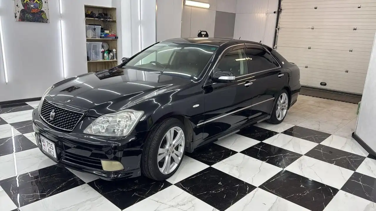 Тойота Краун 2006 года 3.5 литра