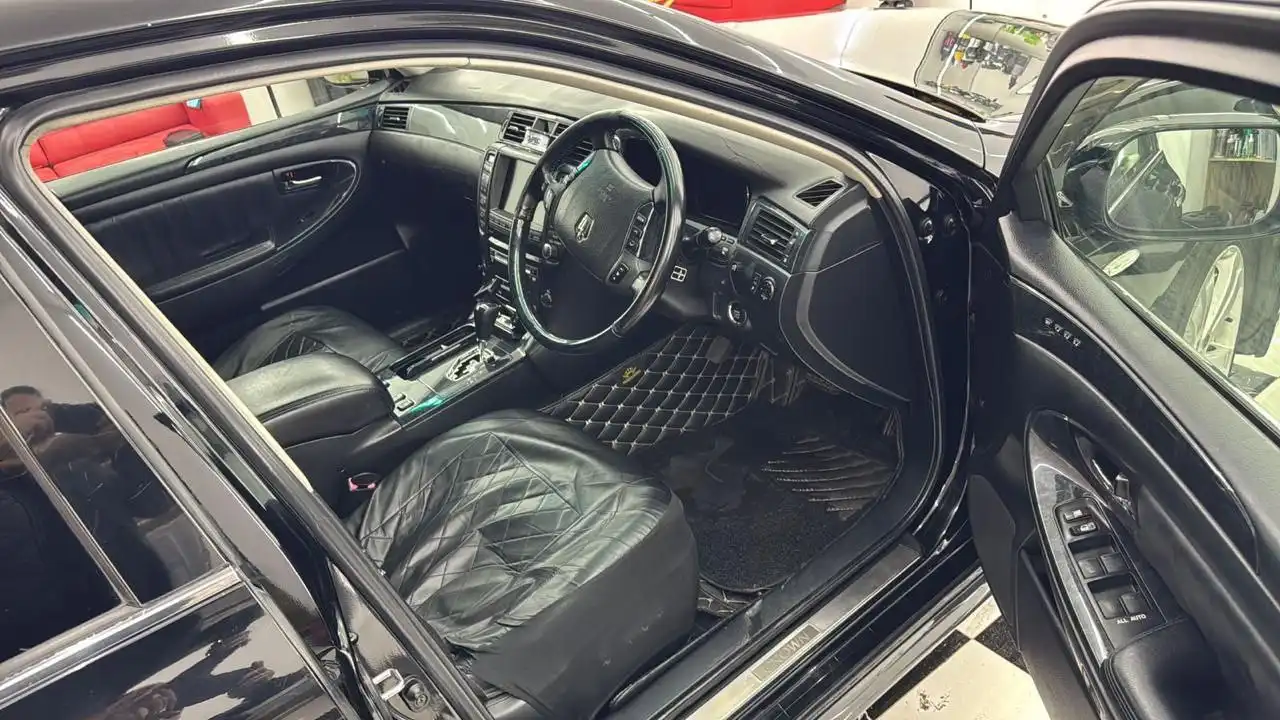 Тойота Краун 2006 года 3.5 литра