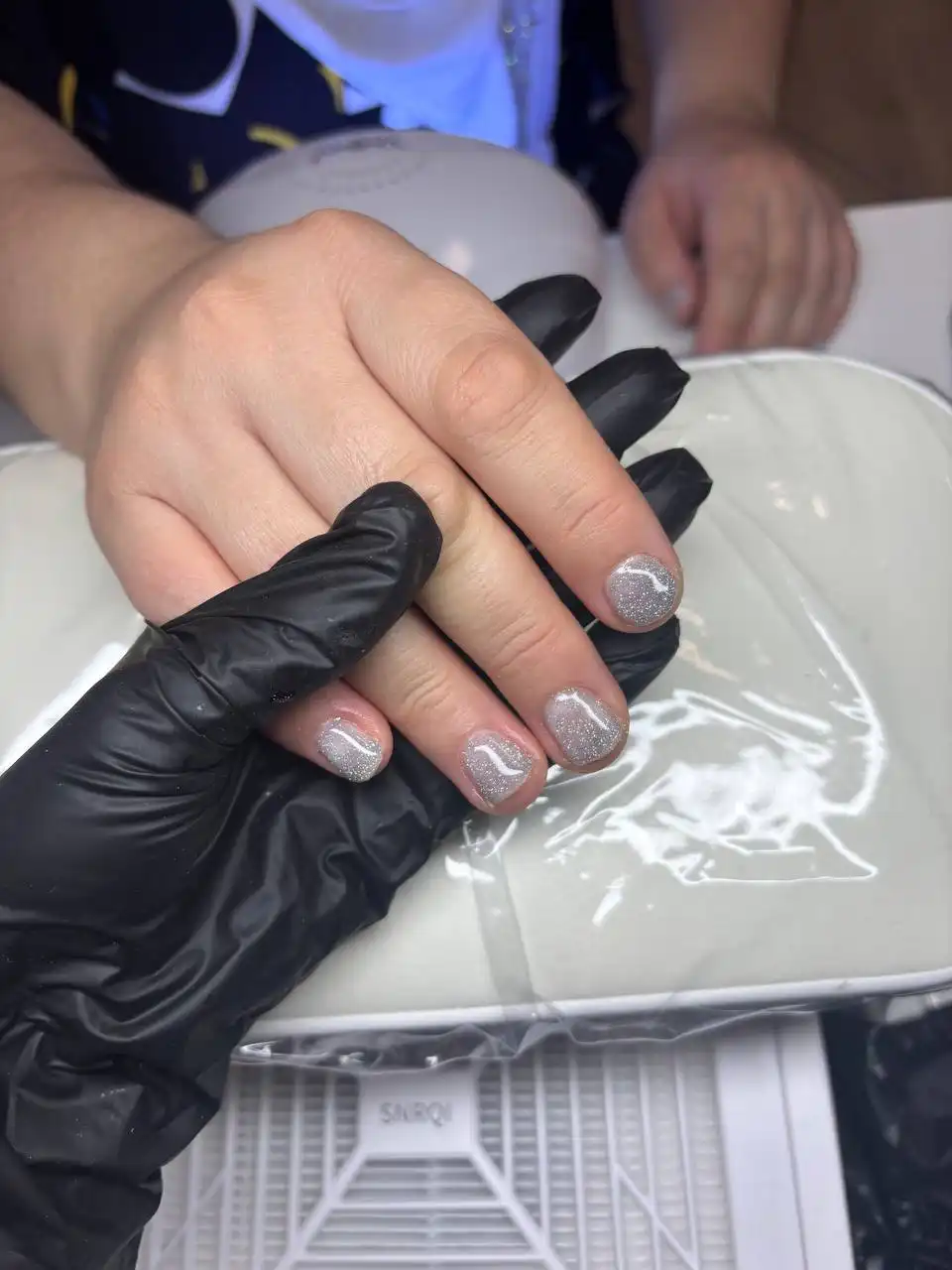 Запись на маникюр в декабре