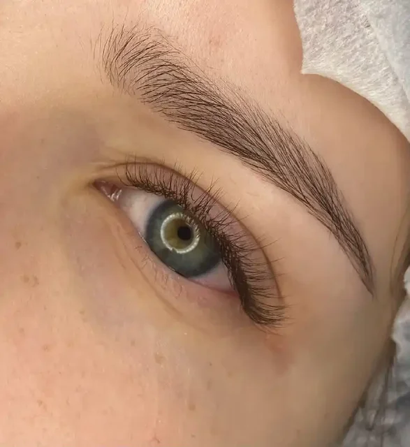 Наращивание ресниц в студии Beauty&Woman - частное объявление в Тюмень