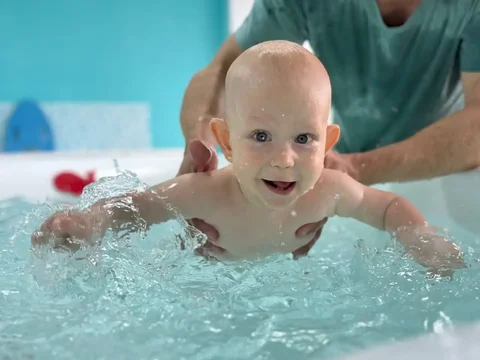 Грудничковое плавание в аквацентре Малыш'ОК - Косметология в Тюмень