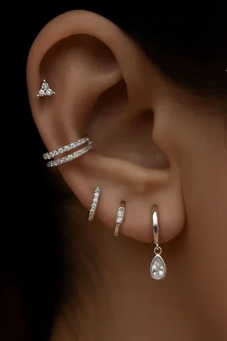 Услуги татуировок, пирсинга и перманентного макияжа в студии - Хозяйственные услуги в Тюмень