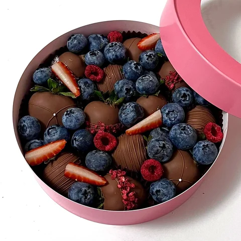 Предзаказы на клубнику в шоколаде к 8 марта - Строительные услуги в Тюмень