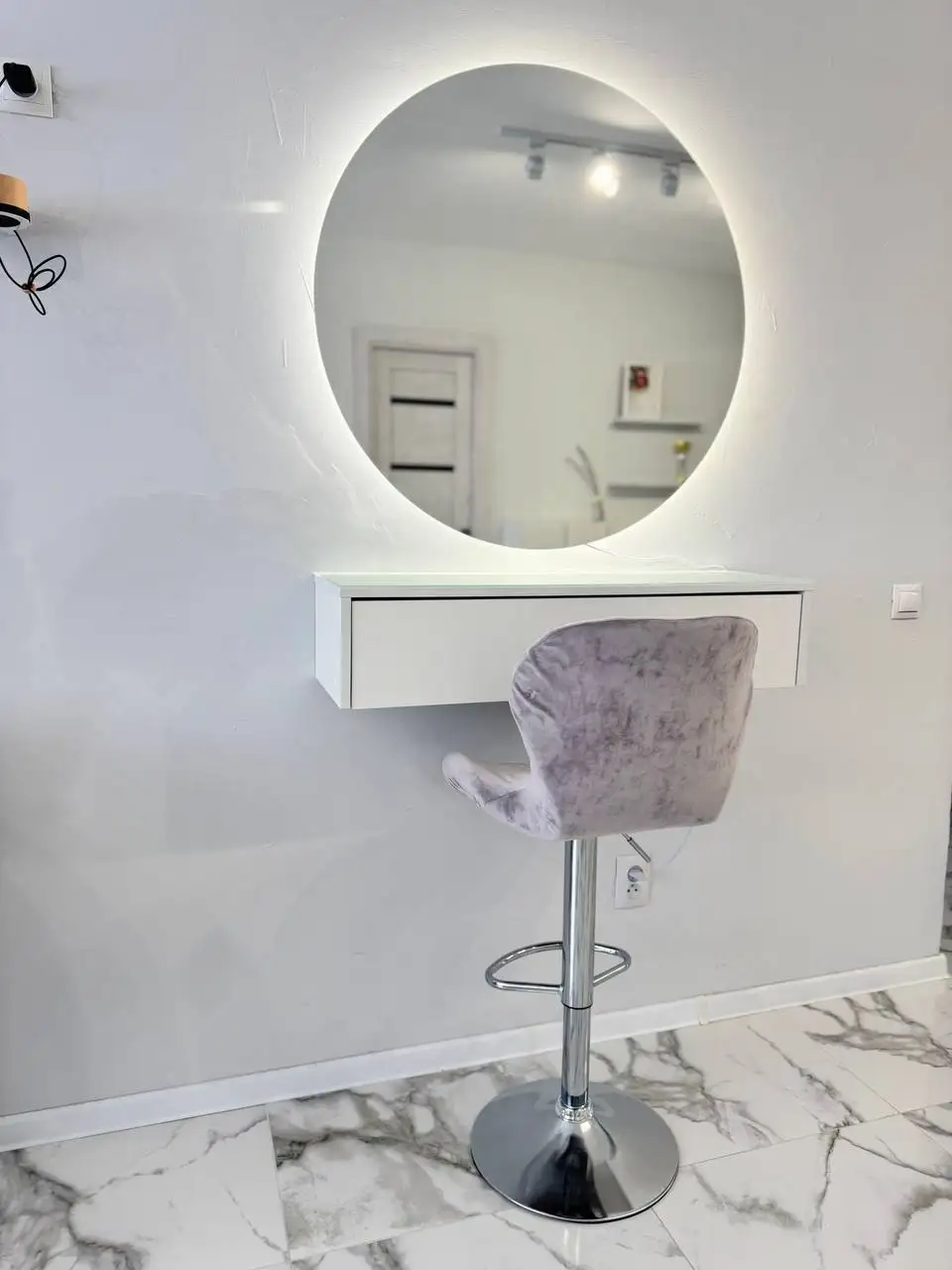 Сдам рабочие места в студии - Услуги в Тюмень