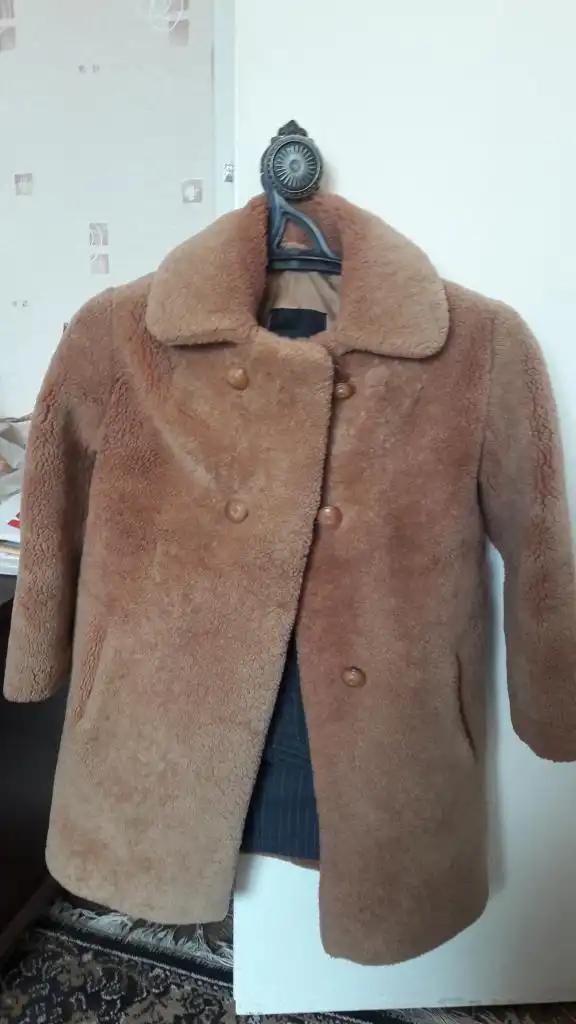 Мутоновая шубка для девочки 7-8 лет