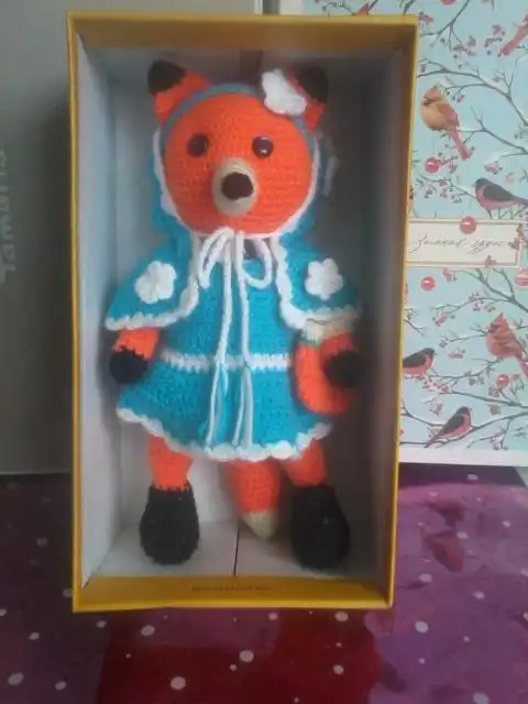 Вязанная лисичка