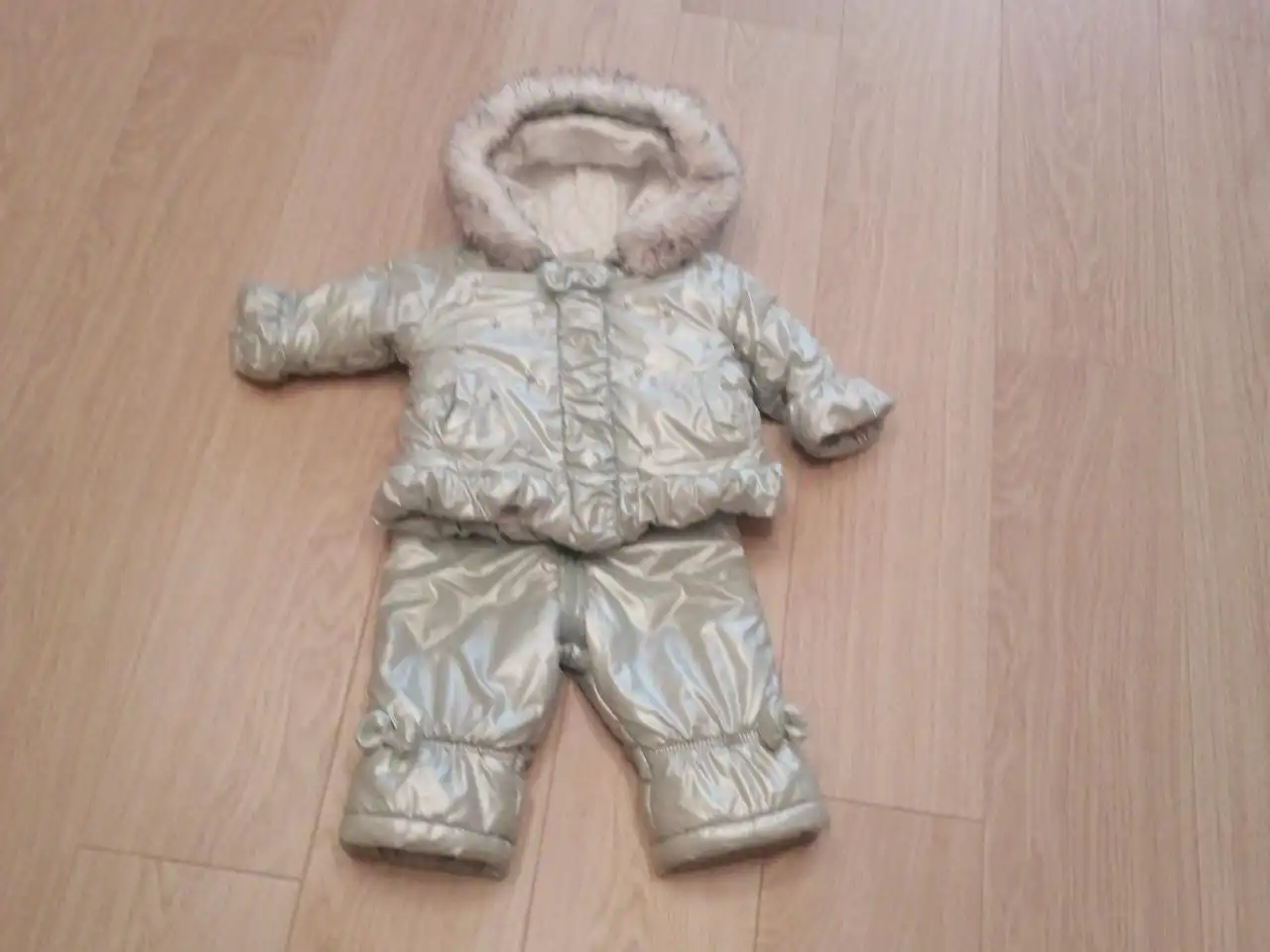Зимний комбинезон и курточка для девочек 68-74 размер