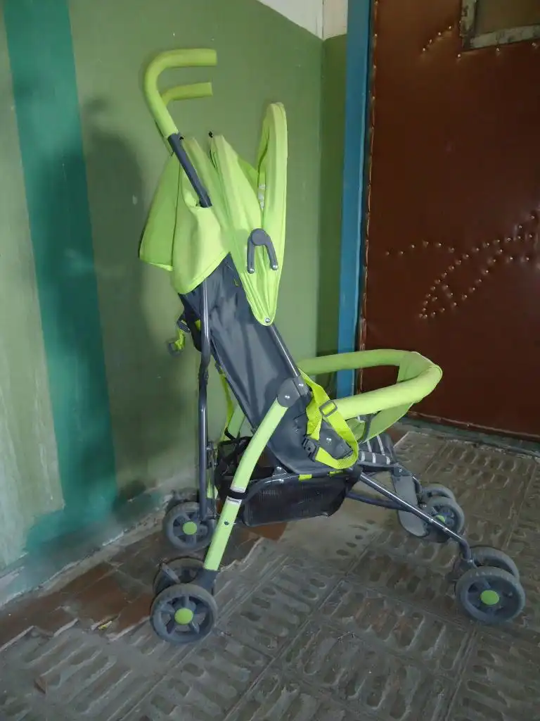 Детская прогулочная коляска б/у
