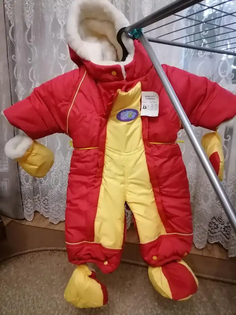 Продам комбинезон трансформер для девочки