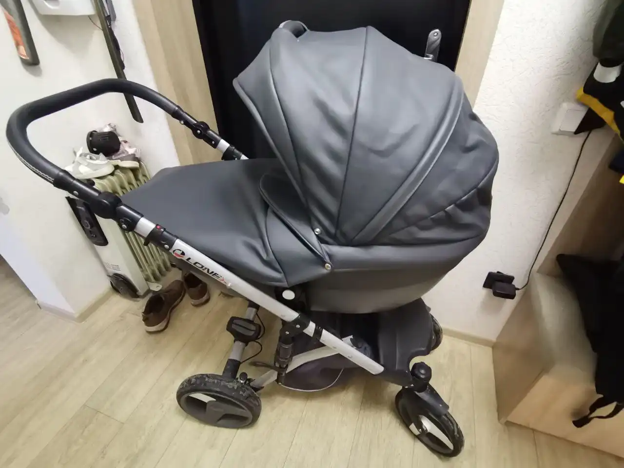 Продам коляску Lonex 3 в 1