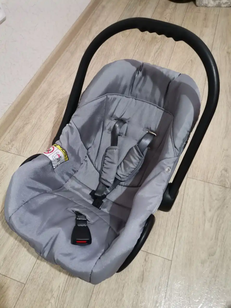 Продам коляску Lonex 3 в 1