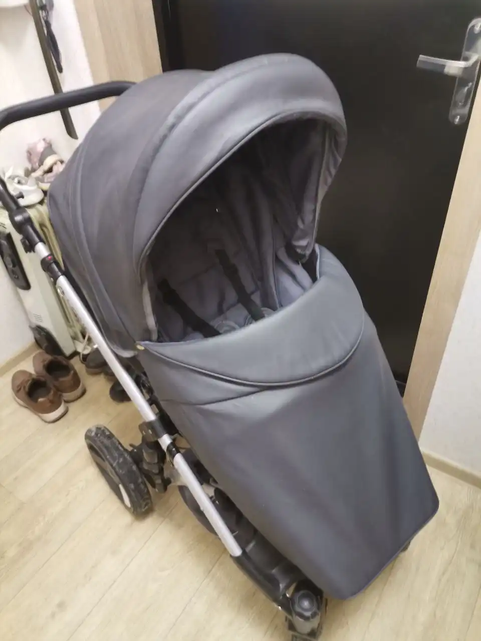 Продам коляску Lonex 3 в 1