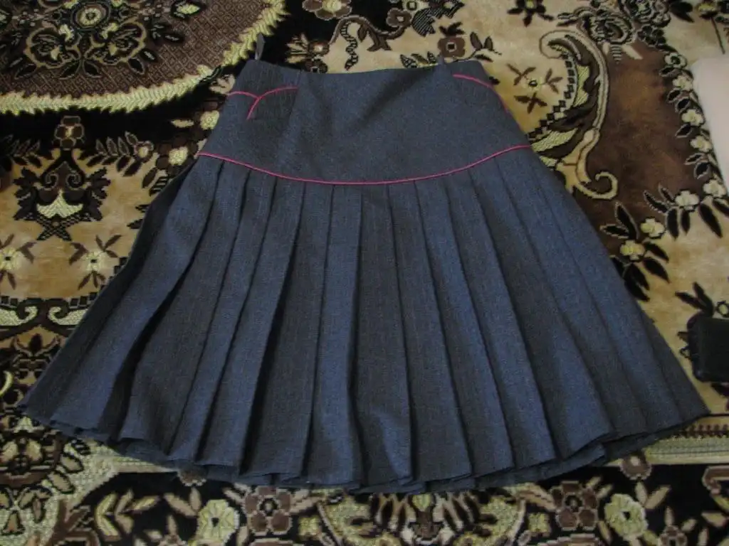Продам школьную юбку